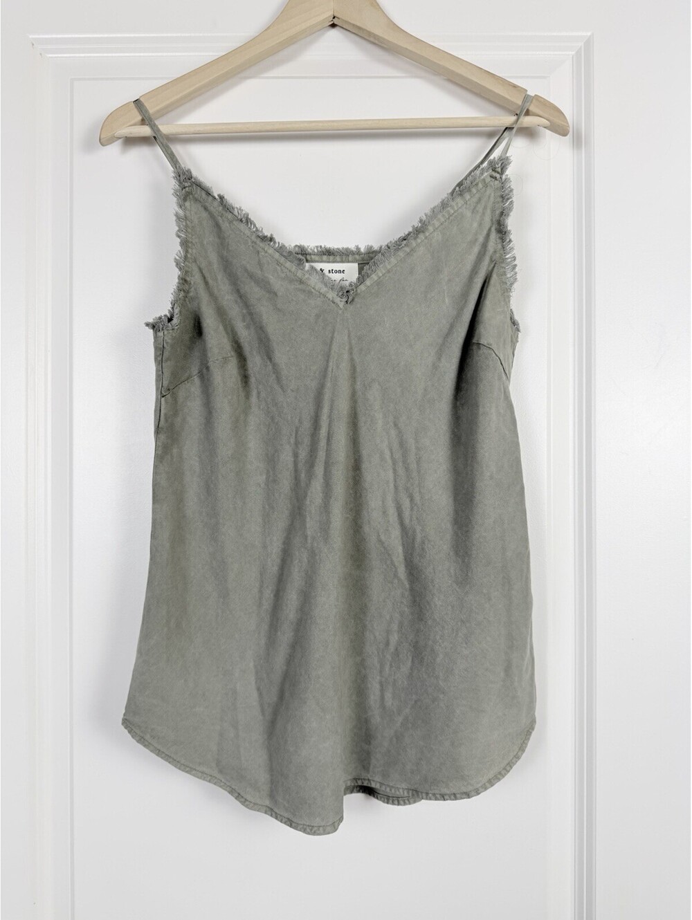 Cloth & Stone Anthropologie Gray/ Green Frayed Trim Cami Tank Top Size S Chic